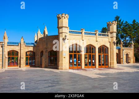 Narzan oder Narzannaya Galerie ist ein historisches Gebäude am Kurortny Boulevard in Kislowodsk Kurstadt in kaukasischen Mineralwässer Region, Stawropol Kra Stockfoto