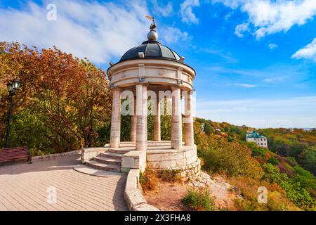 Pavillon auf dem Maschuk-Berg in Pyatigorsk, einer Kurstadt in der kaukasischen Mineralwasserregion, Stawropol-Region in Russland Stockfoto