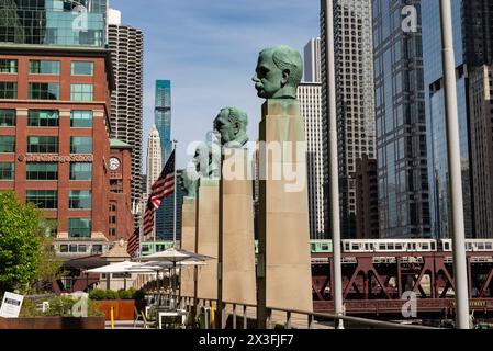 Chicago, Illinois – USA – 22. April 2024: Merchandise Mart Hall of Fame Skulpturen, 1957 von Joseph Kennedy im Merchan in Auftrag gegeben Stockfoto