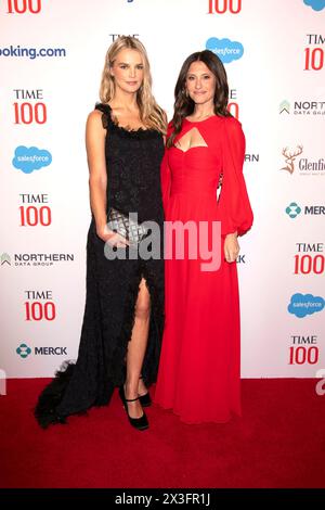 Kelly Sawyer Patricof und Norah Weinstein bei der Zeit 100 Gala 2024 im Jazz im Lincoln Center. New York, 25.04.2024 Stockfoto