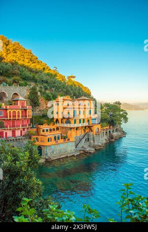 Blick auf Baia Cannone in der Nähe von Portofino (Ligurien, italien). Stockfoto