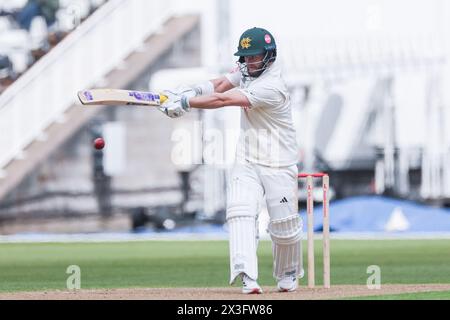 Im Bild ist Ben Duckett von Notts CCC, während er sein halbes Jahrhundert feiert, aufgenommen am 26. April 2024 in Birmingham, Großbritannien, für redaktionelle Verkaufszwecke während Day Stockfoto