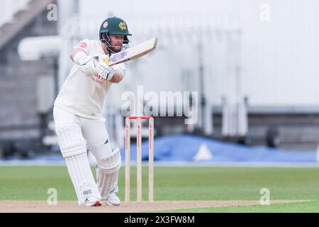 Im Bild ist Ben Duckett von Notts CCC, während er sein halbes Jahrhundert feiert, aufgenommen am 26. April 2024 in Birmingham, Großbritannien, für redaktionelle Verkaufszwecke während Day Stockfoto