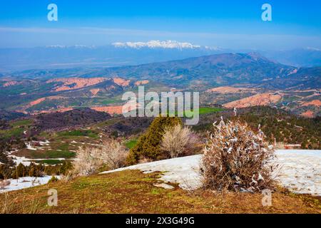 Chimgan im Tian Shan- oder Tengri Tagh-Gebirge in der Nähe der Stadt Taskent in Usbekistan in Zentralasien Stockfoto