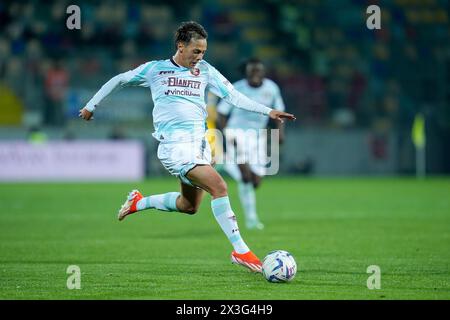 Frosinone, Italien. April 2024. Emanuel Vignato von US Salernitana während des Serie A TIM Spiels zwischen Frosinone Calcio und US Salernitana im Stadio Benito Stirpe am 26. April 2024 in Frosinone, Italien. Quelle: Giuseppe Maffia/Alamy Live News Stockfoto