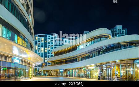 Detail des nächtlichen Wangjing Soho in Shanghai, China, moderne Architektur Stockfoto