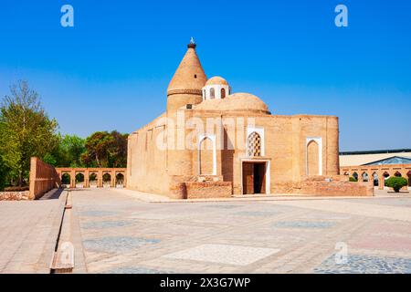 Das Chashma Ayub Mausoleum befindet sich in der Nähe des Samanid-Mausoleums in Buchara, Usbekistan Stockfoto