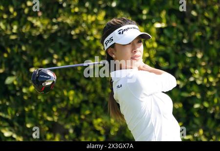 26. April 2024: LPGA - Ladies Professional Golf Association - MUNI HE beim 2. Abschlag bei der JM Eagle LA Championship 2024, präsentiert von Plastpro, Wilshire Country Club, Los Angeles, KALIFORNIEN, USA, 26. April 2024.Credit Image cr Scott Mitchell/ZUMA Press (Credit Image: © Scott Mitchell/ZUMA Press Wire) NUR REDAKTIONELLE VERWENDUNG! Nicht für kommerzielle ZWECKE! Stockfoto