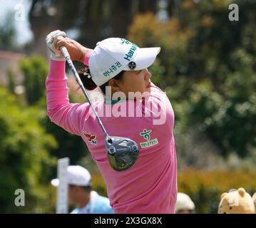 26. April 2024: LPGA - Ladies Professional Golf Association - MINJEE LEE beim 1. Abschlag bei der JM Eagle LA Championship 2024, präsentiert von Plastpro, Wilshire Country Club, Los Angeles, KALIFORNIEN, USA, 26. April 2024.Credit Image cr Scott Mitchell/ZUMA Press (Credit Image: © Scott Mitchell/ZUMA Press Wire) NUR REDAKTIONELLE VERWENDUNG! Nicht für kommerzielle ZWECKE! Stockfoto