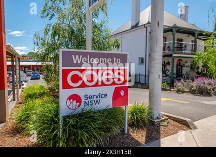 Der Eingang zum Einkaufszentrum Coles in Tenterfield, dem nördlichen Neuen Süden von wales, australien, dem Geburtsort der Föderation in australien Stockfoto