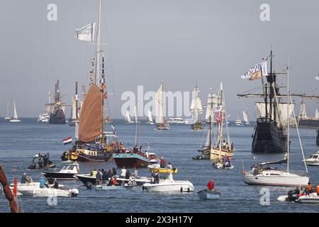 Sete, Frankreich. April 2022. Die NAO Victoria, dutch Boats, La Grace, El Galeon bei Abfahrt der Escale à Sete in Sete, Frankreich Stockfoto