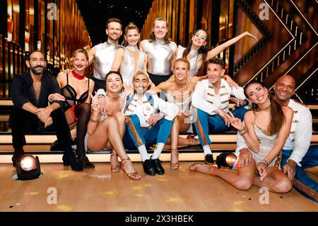 Massimo Sinato, Ann-Kathrin Bendixen, Anastasia Stan, Vadim Garbuzov, Jana Wosnitza, Tony Bauer, Gabriel Kelly, Kathrin Menzinger, Malika Dzumaev, Mark Keller, Ekaterina Leonova und Detlef Soost in der achten Live-Show der 17. Staffel der RTL-Tanzshow Let s Dance im MMC Coloneum. Köln, 26.04.2024 *** Massimo Sinato, Ann Kathrin Bendixen, Anastasia Stan, Vadim Garbuzov, Jana Wosnitza, Tony Bauer, Gabriel Kelly, Kathrin Menzinger, Malika Dzumaev, Mark Keller, Ekaterina Leonova und Detlef Soost in der achten Live-Show der 17. Staffel der RTL Dance Show Let s Dance im MMC Coloneum Köln, 2 Stockfoto