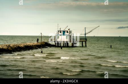 Mündung des Flusses Lamone, in der Nähe der Badeanstalt Boca Barranca Stockfoto