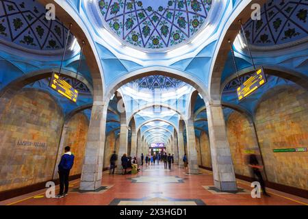 Taschkent, Usbekistan - 11. April 2021: Alisher Navoiy ist eine Station der Taschkent Metro in Usbekistan Stockfoto