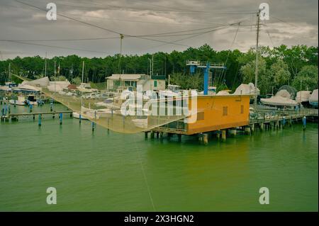 Mündung des Flusses Lamone, in der Nähe der Badeanstalt Boca Barranca Stockfoto