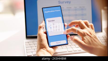 Digital Online Research Survey Form Auf Dem Handy-Bildschirm Stockfoto