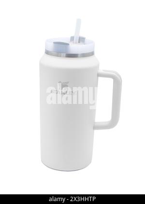 Ocala, FL 1-21-2024 Grau Stanley der Quencher H2.0 Flowstate Tumbler 64 Oz Doppelwandige Isolierung aus Edelstahl hält Wasser oder Lieblingsgetränkeis Stockfoto