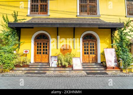 Die Judenstraße gehört zu den historisch bedeutendsten Orten in Fort Kochi. Die älteste Synagoge im Commonwealth wurde 1568 erbaut. Stockfoto