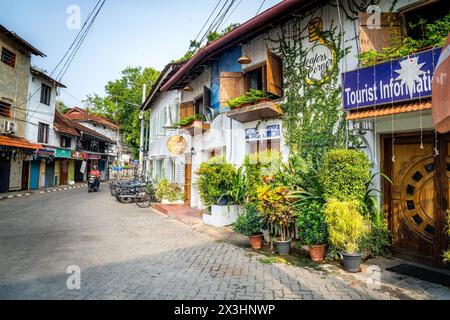 Die Judenstraße gehört zu den historisch bedeutendsten Orten in Fort Kochi. Die älteste Synagoge im Commonwealth wurde 1568 erbaut. Stockfoto