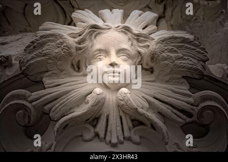 Zierskulptur, großer Garten im Herrenhaeuser Gaerten Garten, Herrenhausen, Hannover, Niedersachsen, Deutschland, Europa Stockfoto