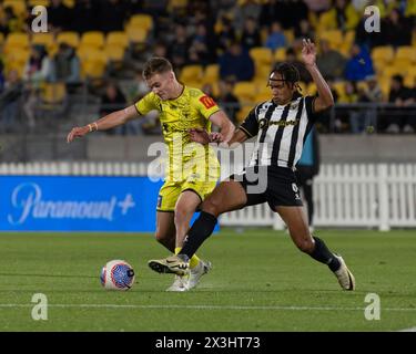 Wellington, Neuseeland. April 2024. Wellington Mittelfeldspieler Ben Old bereitet sich auf eine Herausforderung von der Seite vor. Wellington Phoenix gegen Macarthur FC. Isuzu A-League Männer. Sky Stadium. Wellington. Neuseeland (Joe Serci/SPP) Credit: SPP Sport Press Photo. /Alamy Live News Stockfoto