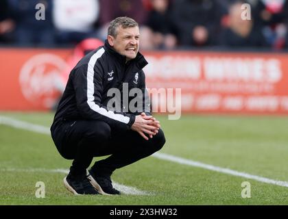 Lincoln City Manager Michael Skubala während des Spiels der Sky Bet League One im LNER Stadium, Lincoln. Bilddatum: Samstag, 27. April 2024. Stockfoto