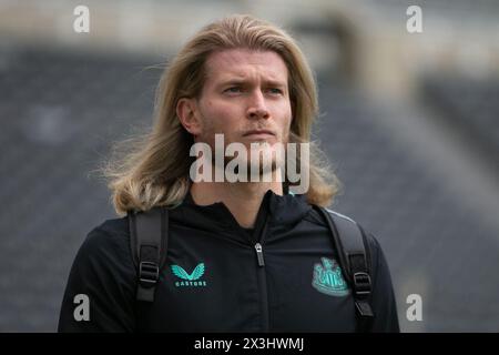 Newcastle United Torhüter Loris Karius während des Premier League-Spiels zwischen Newcastle United und Sheffield United in St. James's Park, Newcastle am Samstag, den 27. April 2024. (Foto: Michael Driver | MI News) Credit: MI News & Sport /Alamy Live News Stockfoto