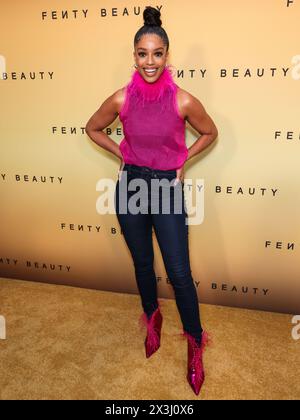 Los Angeles, Usa. April 2024. LOS ANGELES, KALIFORNIEN, USA – 26. APRIL: Die US-amerikanische Journalistin Francesca Amiker trifft am 26. April 2024 in Los Angeles, Kalifornien, auf der Rihanna x Fenty Beauty New Product Launch für die Fenty Beauty Soft'lit Naturally Luminous Longwear Foundation ein. (Foto: Xavier Collin/Image Press Agency) Credit: Image Press Agency/Alamy Live News Stockfoto