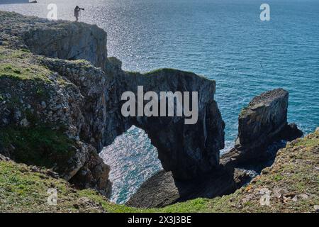 Green Bridge of Wales, Merrion, in der Nähe von Castlemartin, Pembrokeshire, Wales Stockfoto