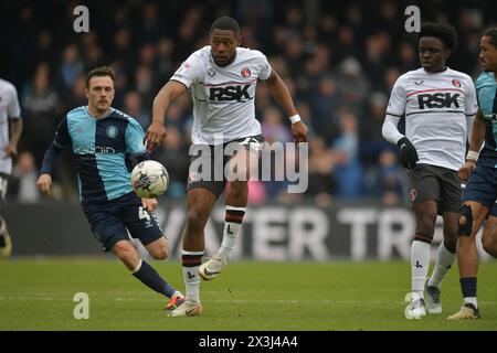 Wycombe, England. April 2024. Chuks Aneke von Charlton Athletic während des Spiels der Sky Bet EFL League One zwischen Wycombe Wanderers und Charlton Athletic. Kyle Andrews/Alamy Live News Stockfoto