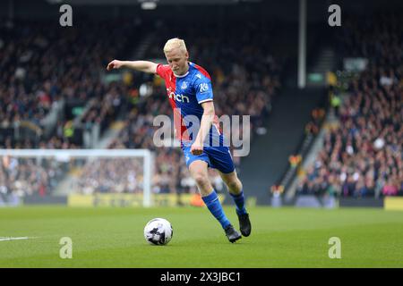 London, Großbritannien. April 2024. London, 27. April 2024: Will Hughes of Crystal Palace während des Premier League-Spiels zwischen Fulham und Crystal Palace im Craven Cottage am 27. April 2024 in London. (Pedro Soares/SPP) Credit: SPP Sport Press Photo. /Alamy Live News Stockfoto