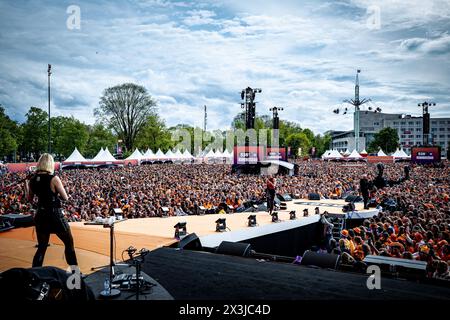 BREDA - Son Mieux tritt während der King's Day Party von Radio 538 auf dem Chasseveld auf. Es war das neunte Mal, dass 538 die Party in Breda feierte. ANP LEVIN DEN BOER niederlande aus - belgien aus Stockfoto