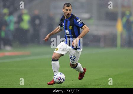 Mailand, Italien. April 2024. Henrikh Mkhitaryan vom FC Internazionale während des Spiels der Serie A bei Giuseppe Meazza, Mailand. Der Bildnachweis sollte lauten: Jonathan Moscrop/Sportimage Credit: Sportimage Ltd/Alamy Live News Stockfoto