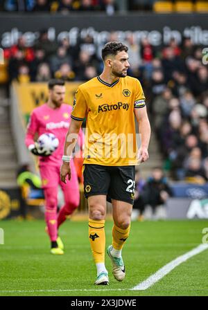 April 2024; Molineux Stadium, Wolverhampton, West Midlands, England; Premier League Football, Wolverhampton Wanderers gegen Luton Town; Max Kilman of Wolves Stockfoto