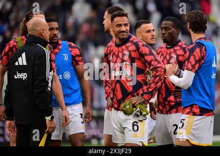 Torino, Italien. April 2024. Danilo (Juventus FC); während des Fußballspiels der Serie A zwischen Juventus und Mailand im Allianz-Stadion in Turin, Nordwesten Italiens - Samstag, 27. April 2024. Sport - Fußball . (Foto: Marco Alpozzi/Lapresse) Credit: LaPresse/Alamy Live News Stockfoto