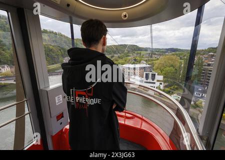 Huy, Belgien. April 2024. Dieses Bild zeigt die Seilbahn in Huy am Samstag, den 27. April 2024. BELGA FOTO NICOLAS MAETERLINCK Credit: Belga News Agency/Alamy Live News Stockfoto