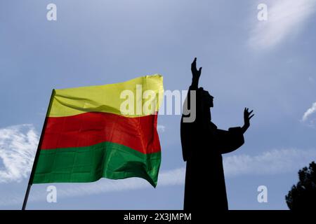 Rom, Italien. April 2024. Bühnenaufbauarbeiten für das Maikonzert im Circus Maximus in Rom (Foto: Matteo Nardone/Pacific Press/SIPA USA) Credit: SIPA USA/Alamy Live News Stockfoto