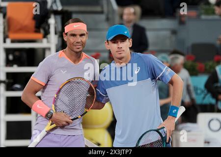 Madrid, Spanien. April 2024. Tennis: Mutua Madrid Open Tennis Turnier - Madrid, Einzelspieler, Männer: Rafael Nadal (ESP) VS Alex de Minaur (aus). Quelle: EnriquePSans/Alamy Live News Stockfoto