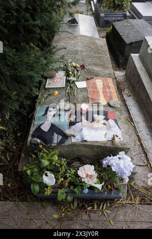 Paris, Frankreich, 11. November 2023. Das Grab des italienischen Malers und Bildhauers Amedeo Modigliani (Amedeo Clemente Modigliani, 1884–1920), auch bekannt als Modì und Dedo, in der 96. Abteilung des Friedhofs Pere-Lachaise. ©Isabella de Maddalena/opale.Photo Stockfoto