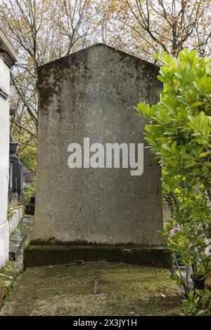 Paris, Frankreich, 11. November 2023. Das Grab des französischen Fotografen, Verfechters des Flugzeugs, Designers und Schriftstellers Gaspard-Felix Tournachon, bekannt als Nadar (1820–1910), in der 36. Abteilung des Friedhofs Pere-Lachaise. 1858 war er der erste, der Luftaufnahmen machte. ©Isabella de Maddalena/opale.Photo Stockfoto