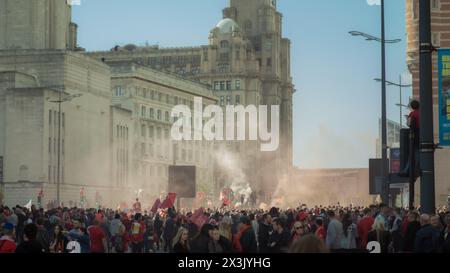 Wir feiern einen weiteren siegreichen Moment mit dem unglaublichen Liverpool Football Team. Stockfoto