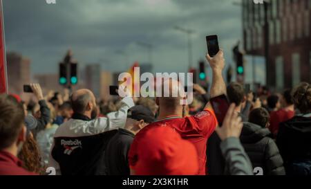 Wir feiern einen weiteren siegreichen Moment mit dem unglaublichen Liverpool Football Team. Stockfoto