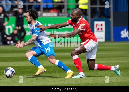 Barrow's Dom Telford in Aktion während des Spiels der Sky Bet League 2 zwischen Barrow und Mansfield Town in der Holker Street, Barrow-in-Furness am Samstag, den 27. April 2024. (Foto: Ian Allington | MI News) Credit: MI News & Sport /Alamy Live News Stockfoto