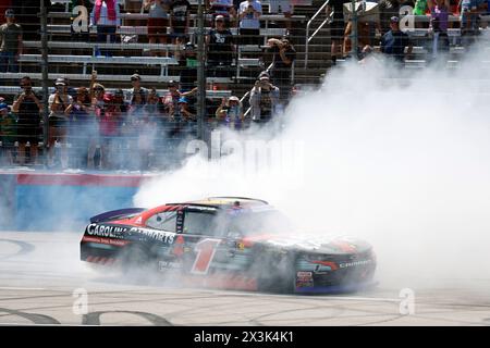 Fort Worth, Tx, USA. April 2024. Sam Mayer gewinnt den Andy's Frozen Custard 300 in Fort Worth, TX, USA. (Credit Image: © Stephen A. Arce Action Sports Ph/ASP) NUR REDAKTIONELLE VERWENDUNG! Nicht für kommerzielle ZWECKE! Stockfoto