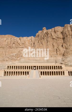 Übersicht, Hatschepsut Totentempel (Deir el-Bahri), UNESCO Weltkulturerbe, Theban Nekropolis, Luxor, Ägypten Stockfoto