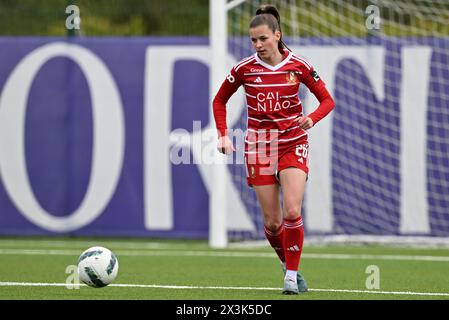 Shari Van Belle (26) von Standard, das während eines Frauenfußballspiels zwischen RSC Anderlecht und Standard Femina de Lüttich am 6. Spieltag der Play-offs in der Saison 2023 - 2024 der Belgischen Lotto Womens Super League gezeigt wurde. am Samstag den 27 . April 2024 in Anderlecht , Belgien . FOTO SPORTPIX | David Catry Stockfoto