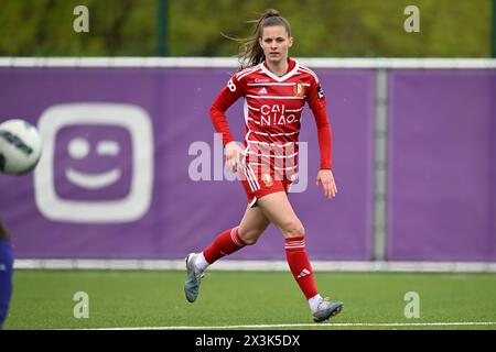 Anderlecht, Belgien. April 2024. Shari Van Belle (26) von Standard, das während eines Frauenfußballspiels zwischen RSC Anderlecht und Standard Femina de Lüttich am 6. Spieltag der Play-offs in der Saison 2023 - 2024 der Belgischen Lotto Womens Super League am Samstag, den 27. April 2024 in Anderlecht, gezeigt wurde. Belgien . Quelle: Sportpix/Alamy Live News Stockfoto