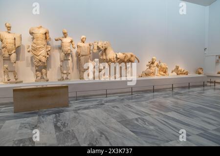 Östlicher Giebel des Zeus-Tempels, Archäologisches Museum von Olympia, Griechenland. Stockfoto