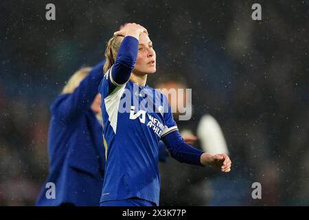 Aggie Beever-Jones von Chelsea reagiert nach dem Halbfinale der UEFA Women's Champions League, dem zweiten Legspiel in Stamford Bridge, London. Bilddatum: Samstag, 27. April 2024. Stockfoto