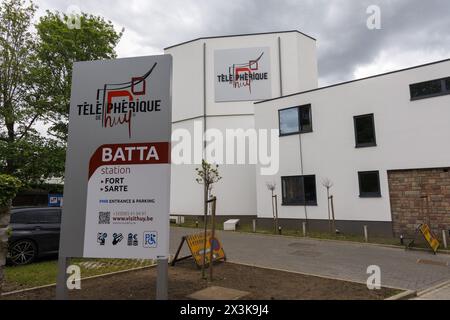 Huy, Belgien. April 2024. Dieses Bild zeigt die Seilbahn in Huy am Samstag, den 27. April 2024. BELGA FOTO NICOLAS MAETERLINCK Credit: Belga News Agency/Alamy Live News Stockfoto